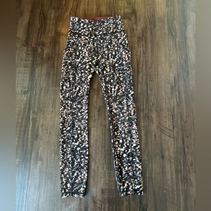 Lululemon Printed Leggings size 0 28”